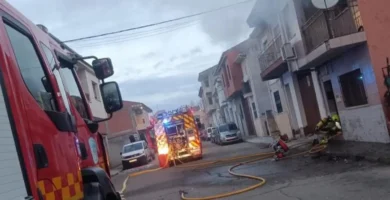 Dos afectados por inhalación de humo en un incendio en Moraleja