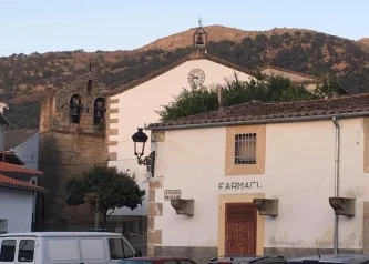 La Jarilla busca una familia para gestionar el bar. la tienda y el centro de día (con casa gratis incluida)