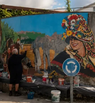 Vientos del Pueblo: Montehermoso se llena de arte urbano con murales que refuerzan su identidad cultural